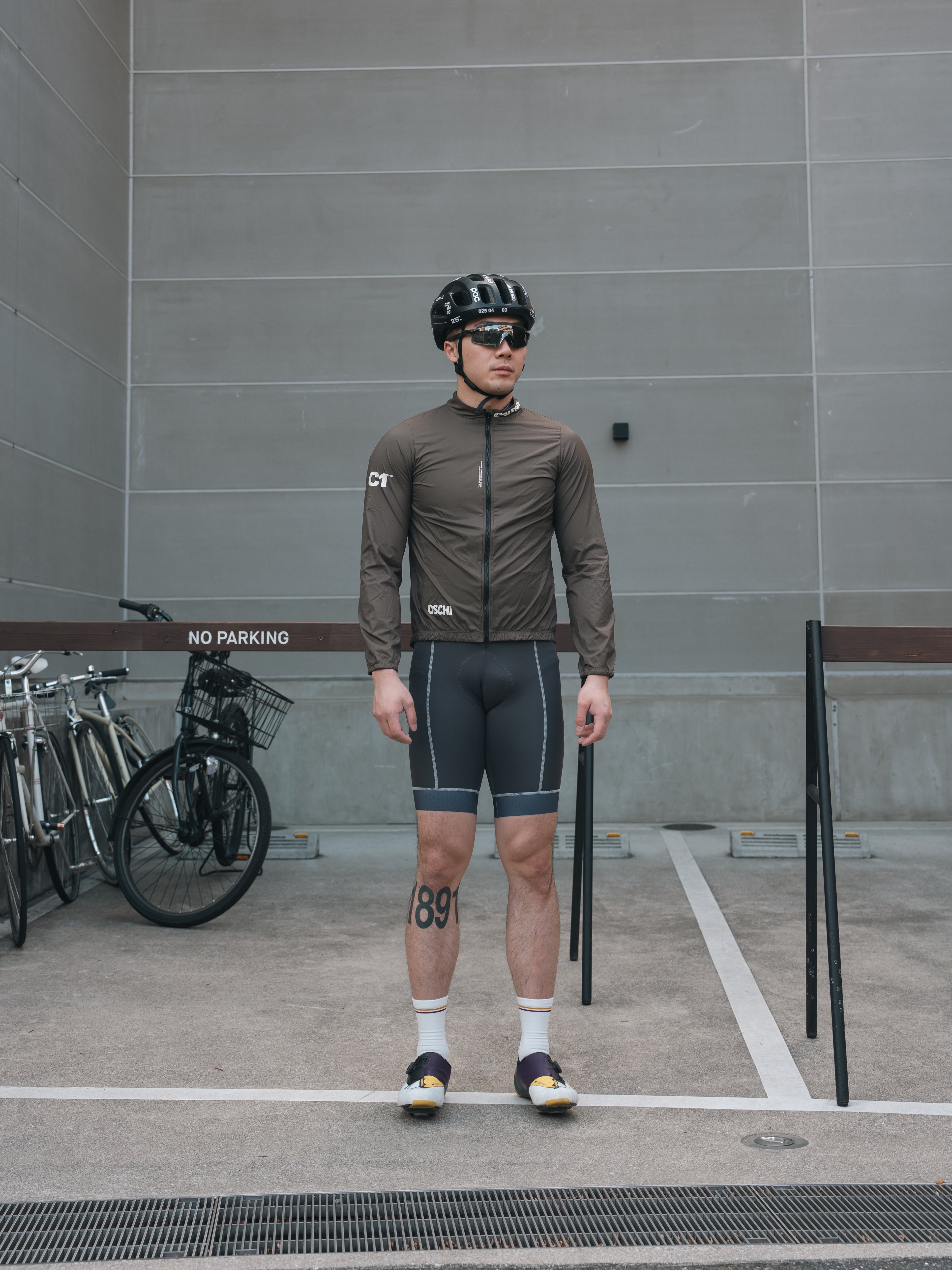 C1.2.3 棕色轻薄夹克