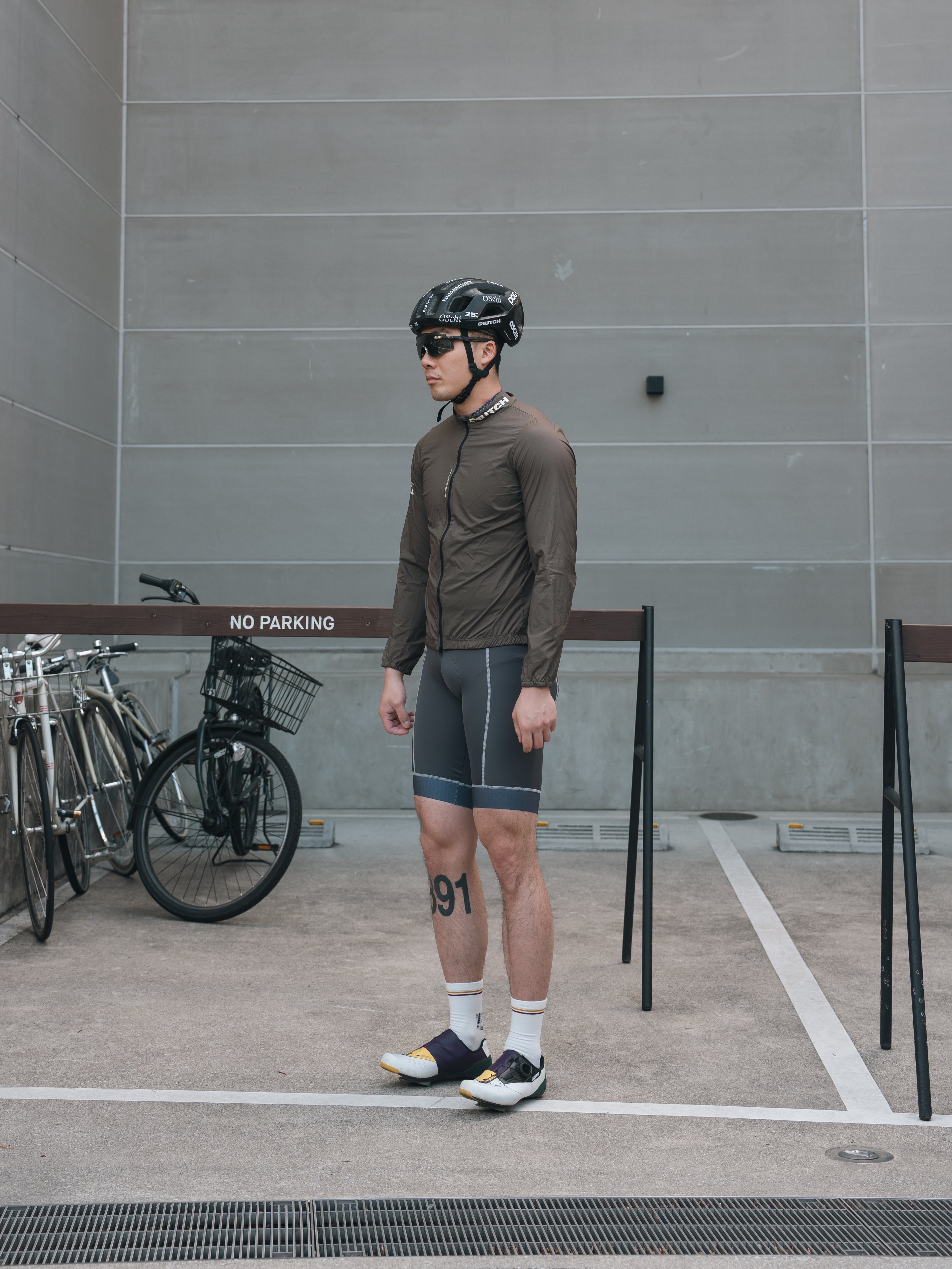 C1.2.3 棕色轻薄夹克